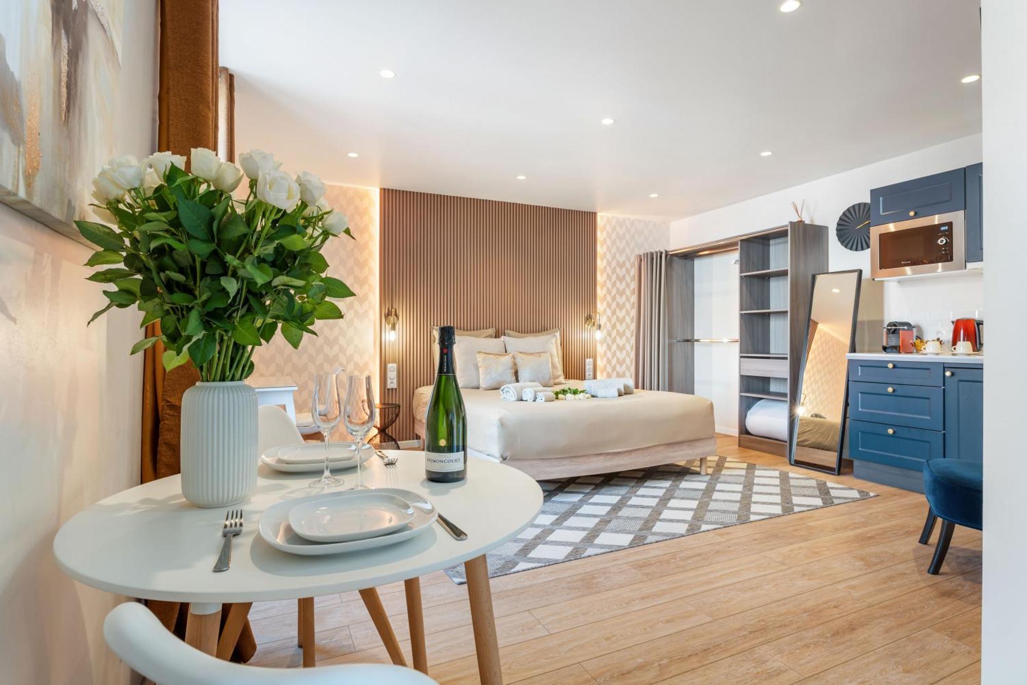 Nice Renting - Love Room Massena - Luxe Room - Jacuzzi - Terrace - King Bed - Ac Εξωτερικό φωτογραφία